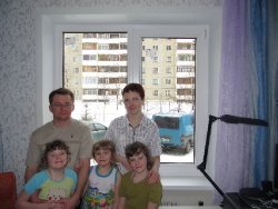 Елена и Владимир Барышевы с детьми