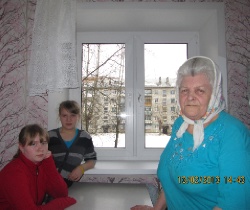 Фролова Клавдия Гавриловна с внучками